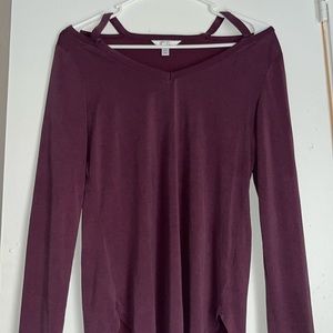 Adorable wine tinted cut out long sleeve 🩶